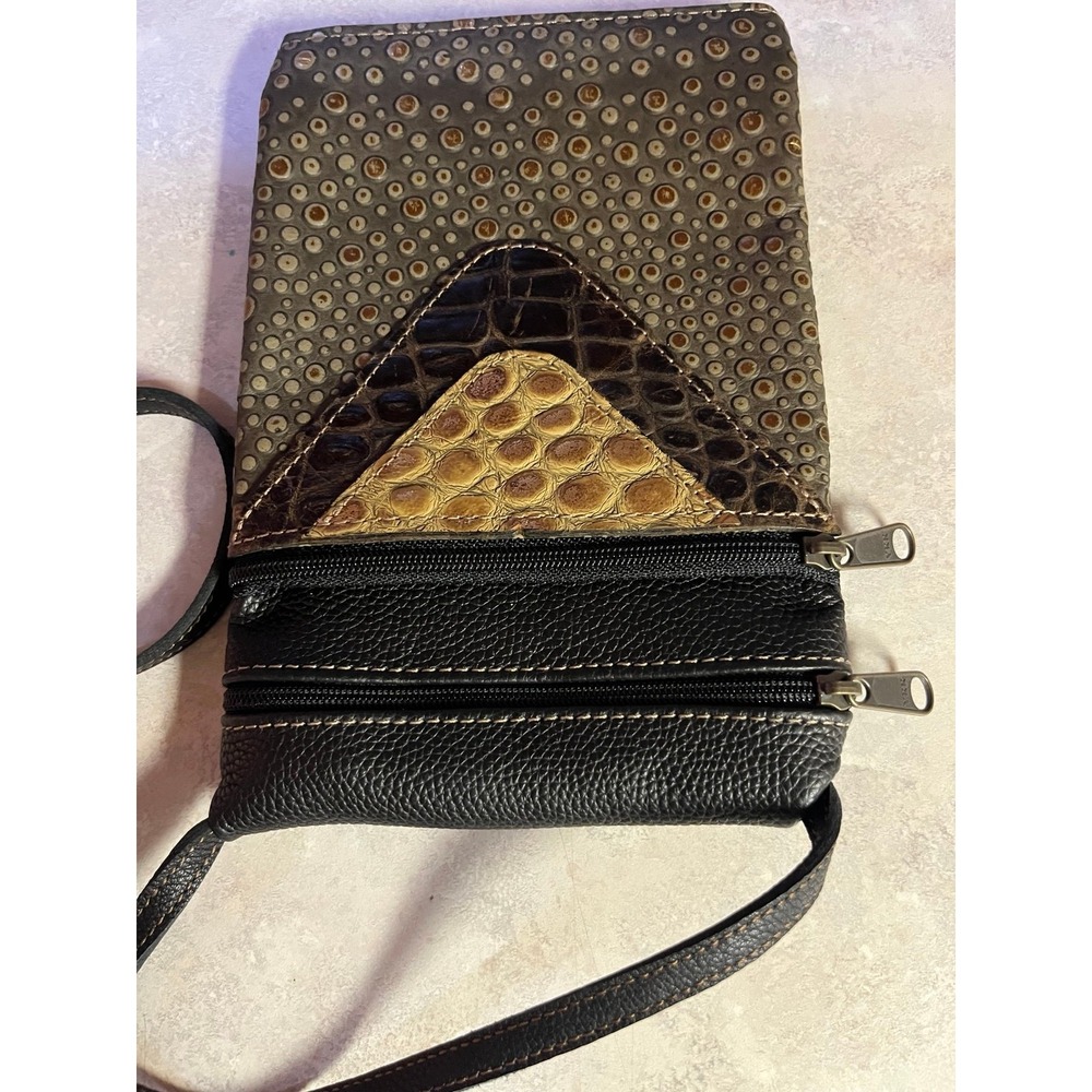Crossbody gold and black textured 3 compartment phone pocket‎ embellished bag